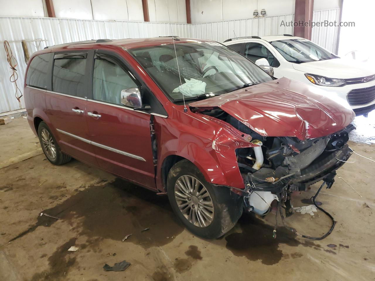 2011 Chrysler Town & Country Limited Red vin: 2A4RR6DG7BR616854