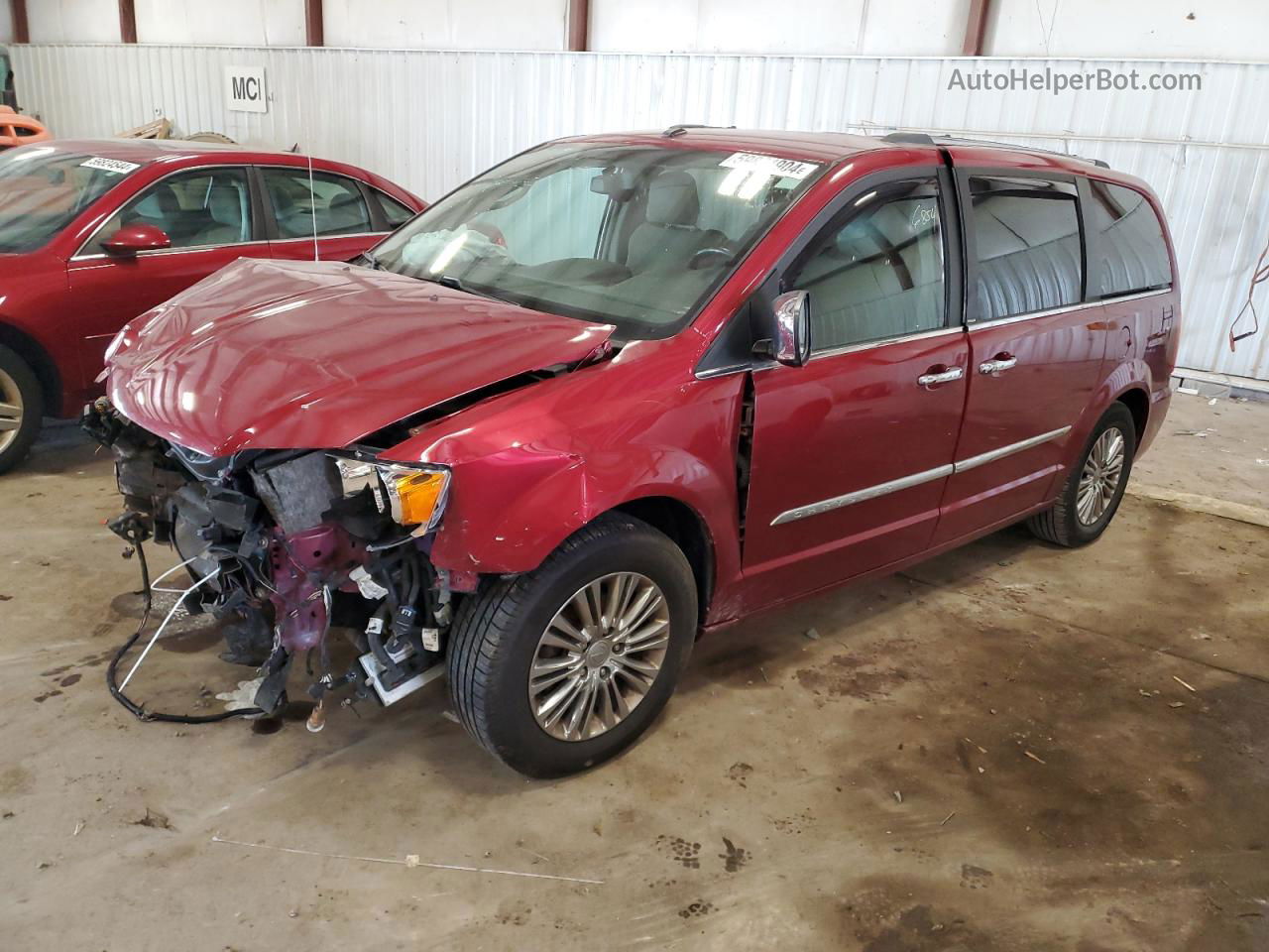 2011 Chrysler Town & Country Limited Red vin: 2A4RR6DG7BR616854