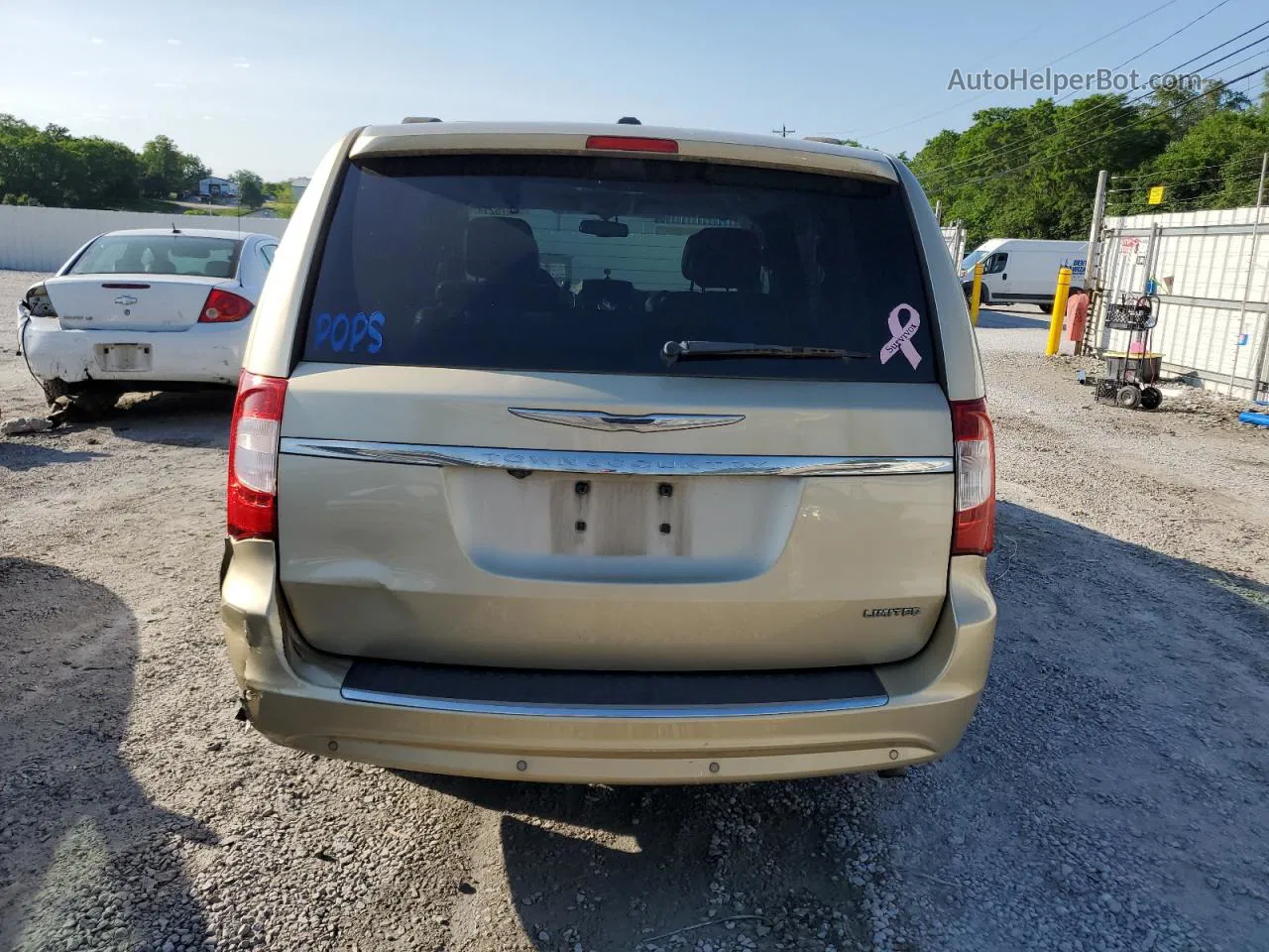 2011 Chrysler Town & Country Limited Tan vin: 2A4RR6DG7BR630723