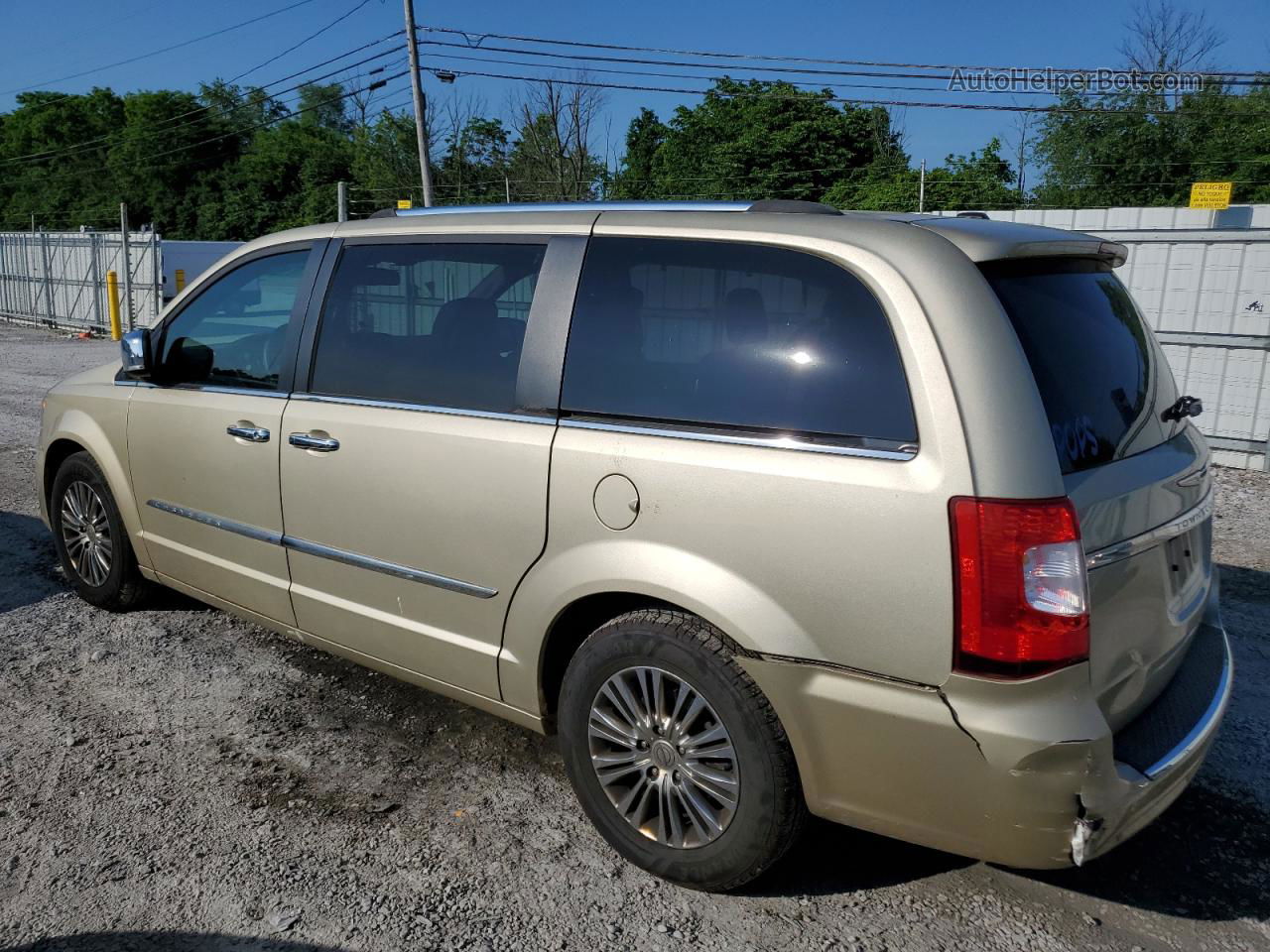 2011 Chrysler Town & Country Limited Tan vin: 2A4RR6DG7BR630723