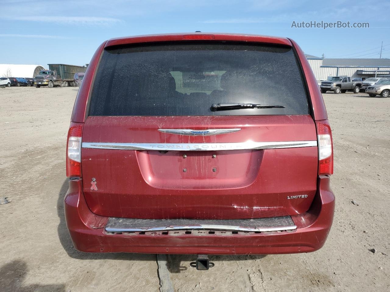 2011 Chrysler Town & Country Limited Red vin: 2A4RR6DGXBR610109