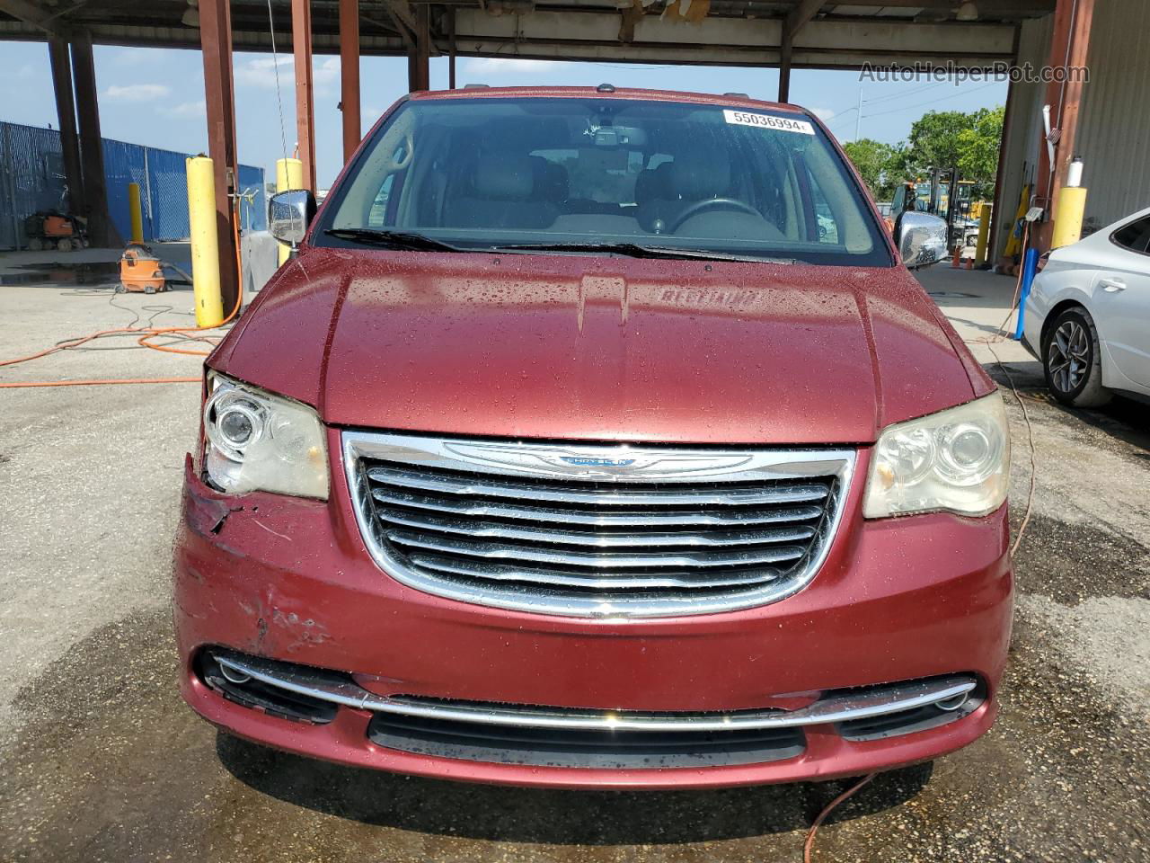 2011 Chrysler Town & Country Limited Red vin: 2A4RR6DGXBR621403