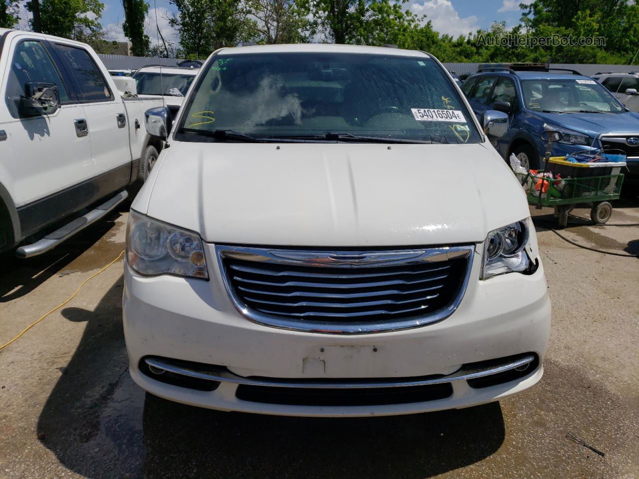 2011 Chrysler Town & Country Touring L White vin: 2A4RR8DG1BR651224