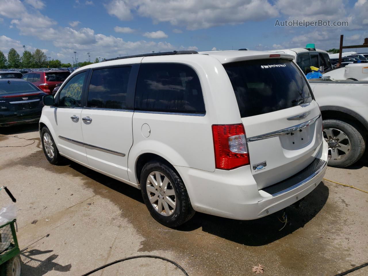 2011 Chrysler Town & Country Touring L White vin: 2A4RR8DG1BR651224