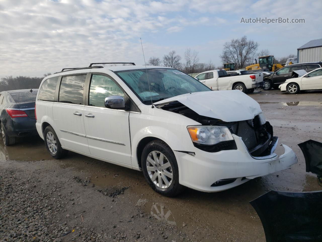 2011 Chrysler Town & Country Touring L White vin: 2A4RR8DG1BR666404