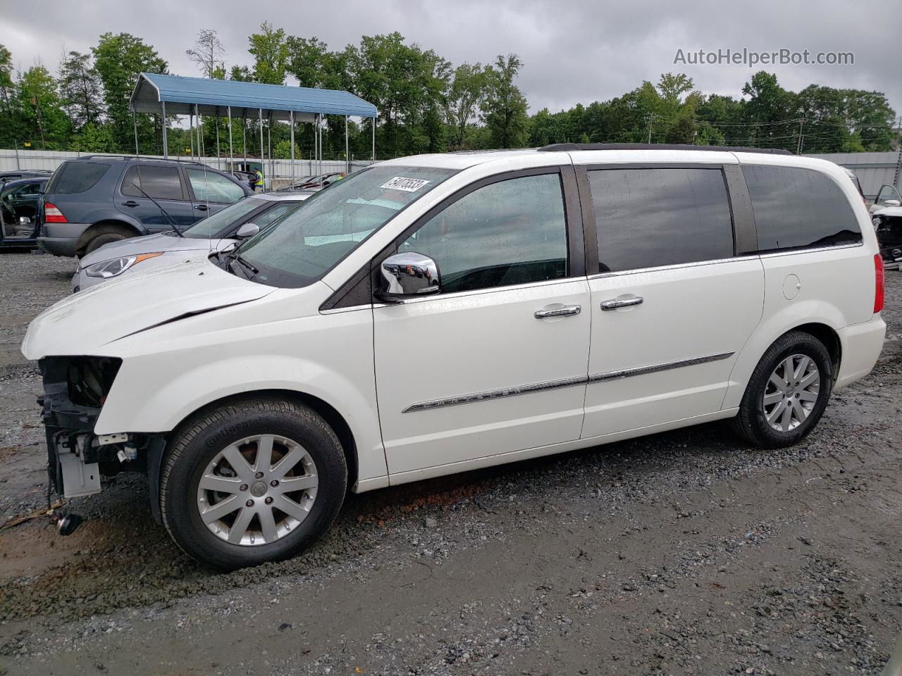 2011 Chrysler Town & Country Touring L White vin: 2A4RR8DG2BR716579