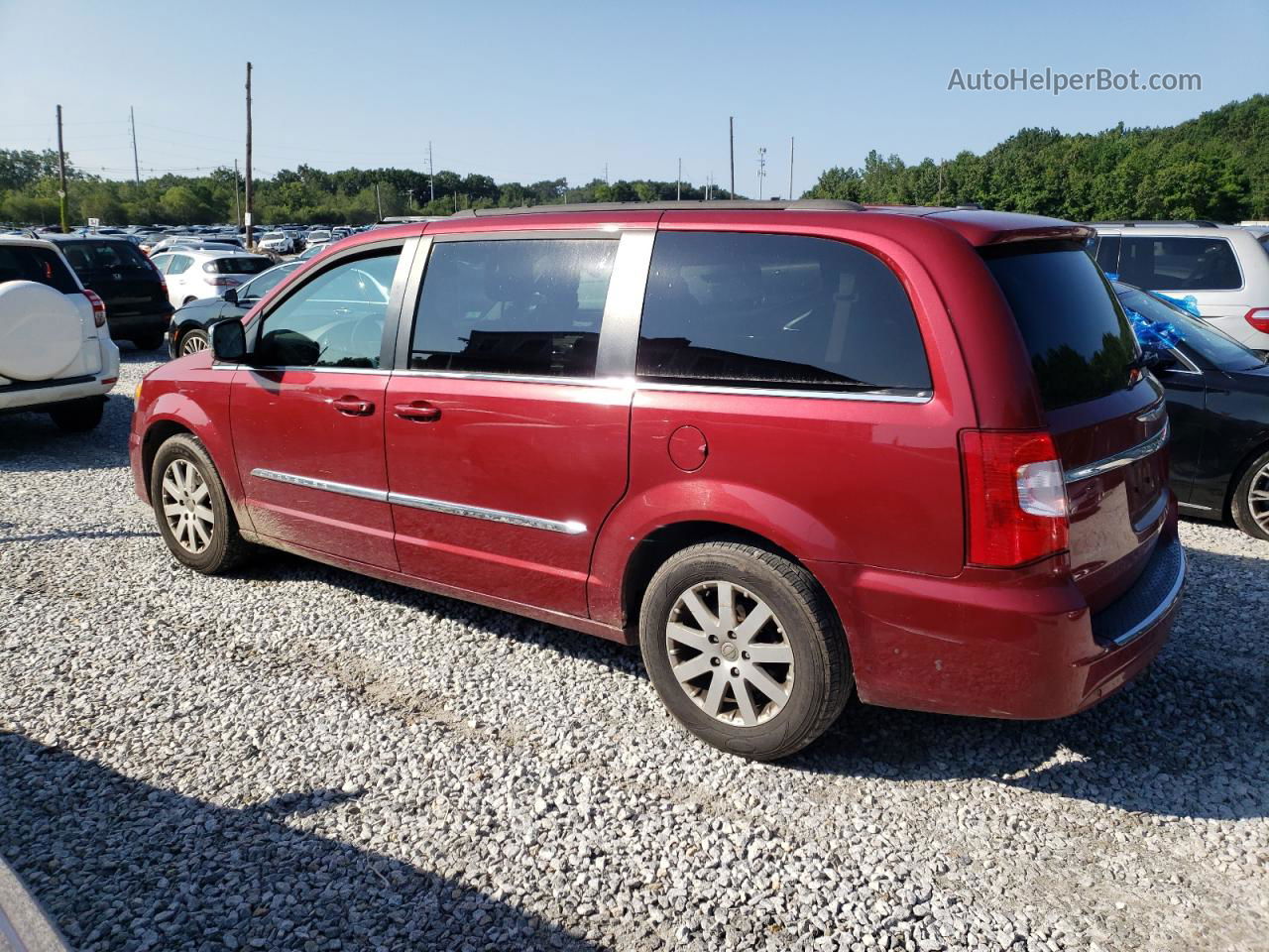 2011 Chrysler Town & Country Touring L Red vin: 2A4RR8DG3BR749641