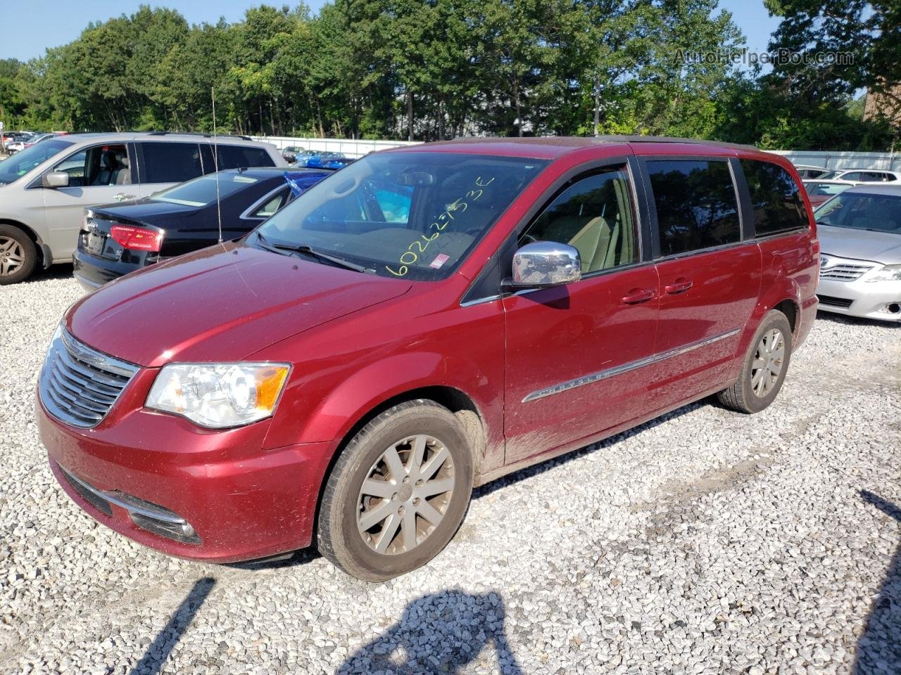 2011 Chrysler Town & Country Touring L Red vin: 2A4RR8DG3BR749641