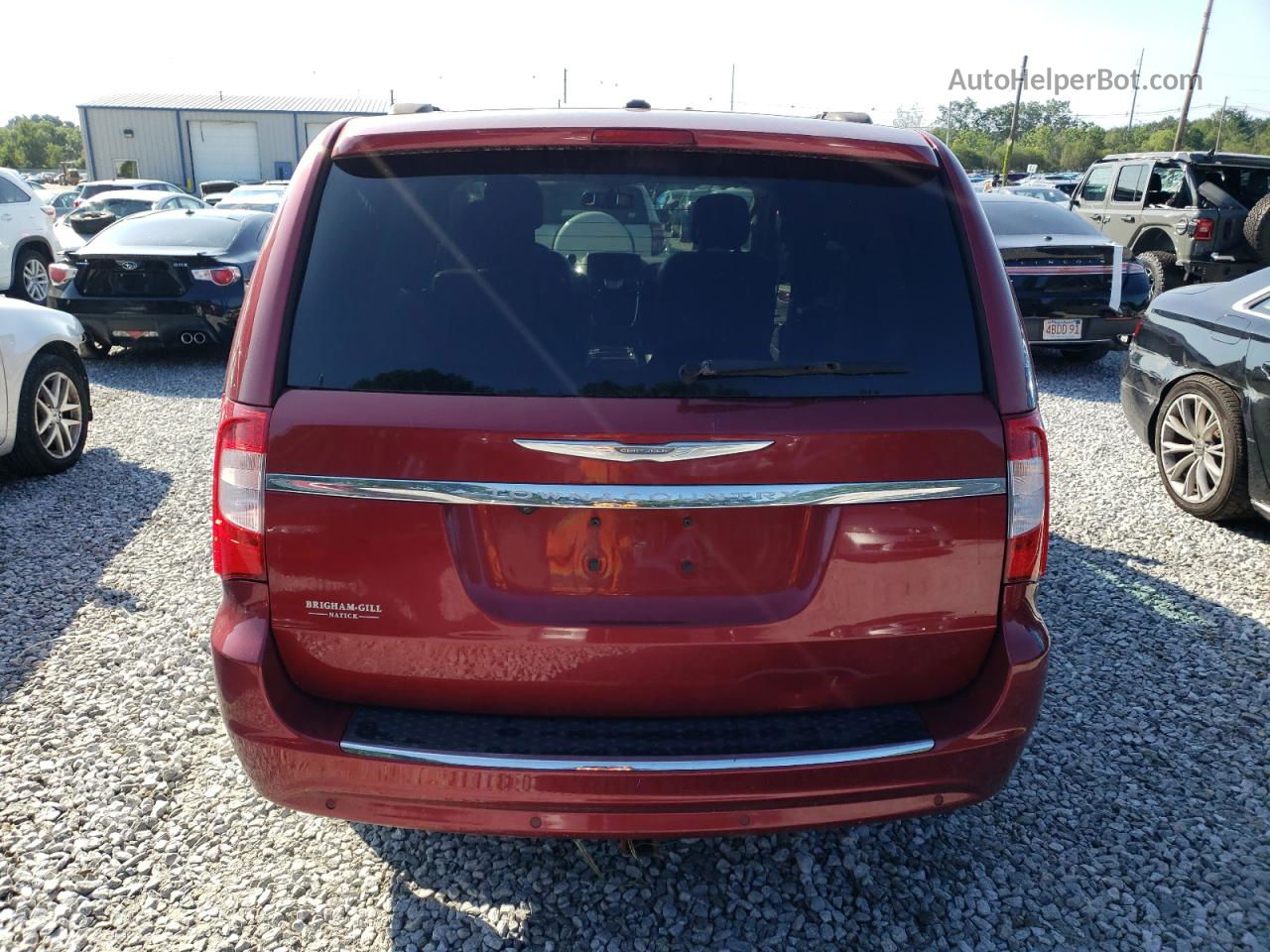 2011 Chrysler Town & Country Touring L Red vin: 2A4RR8DG3BR749641