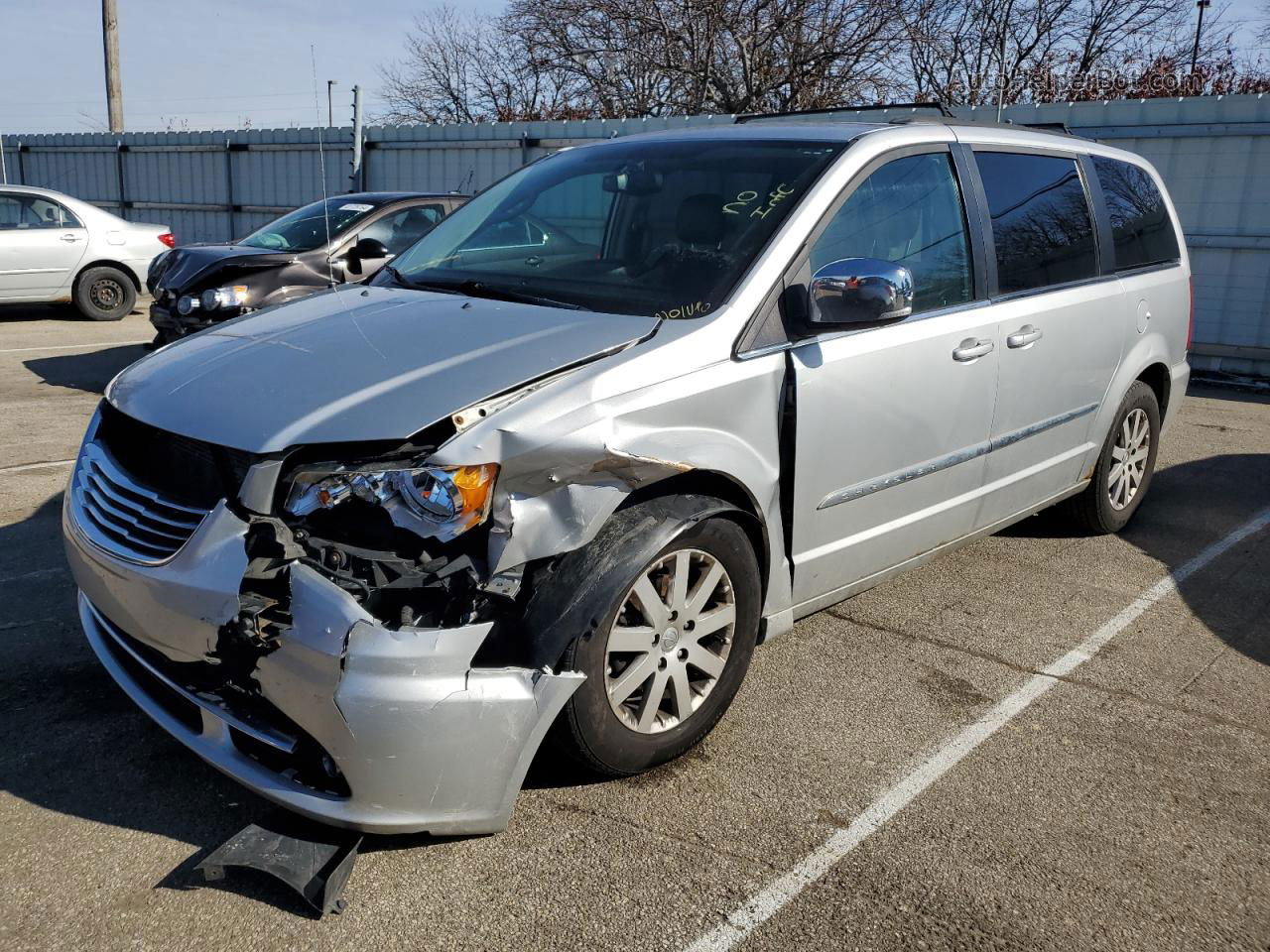 2011 Chrysler Town & Country Touring L Silver vin: 2A4RR8DG4BR734131