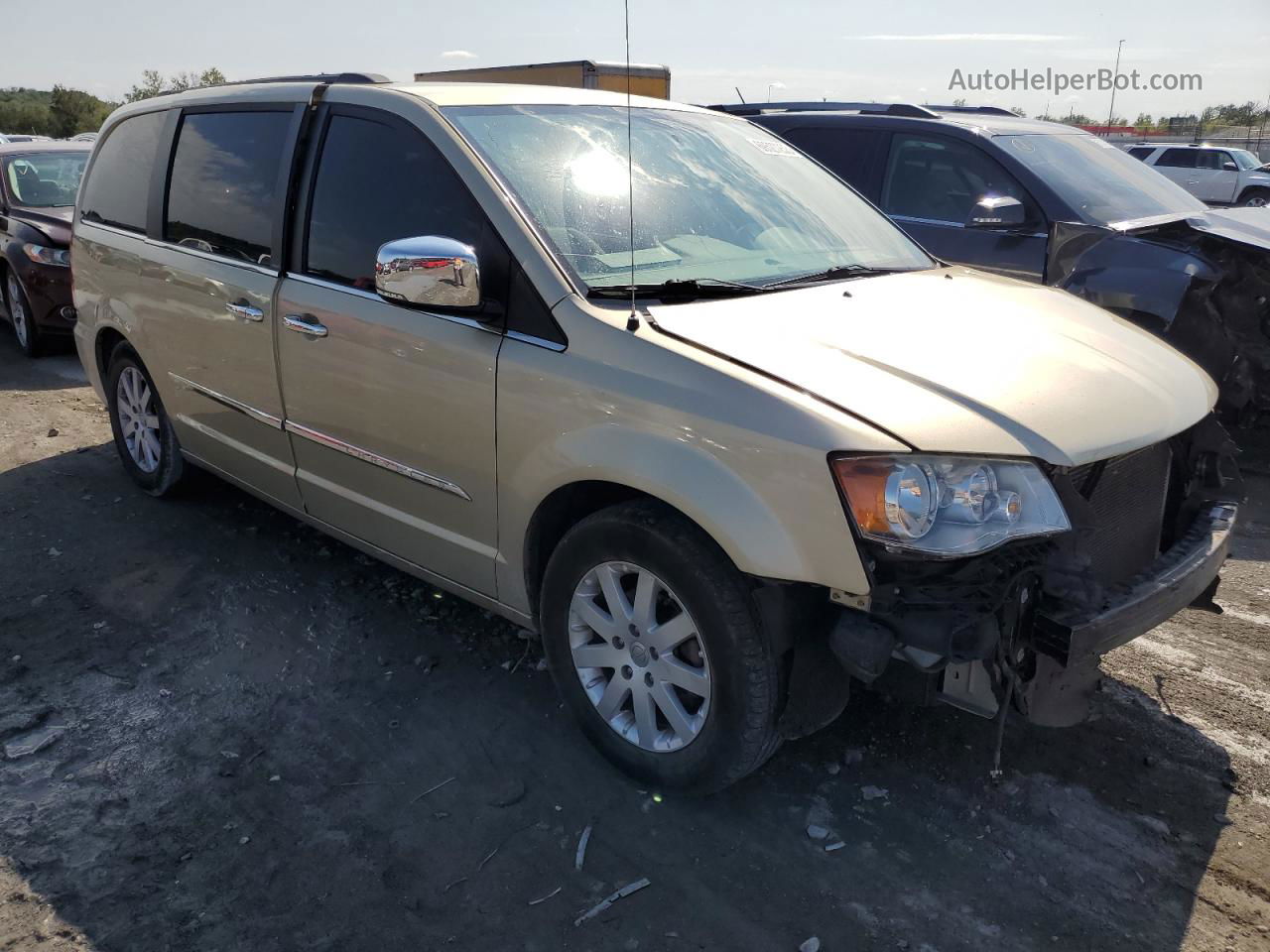 2011 Chrysler Town & Country Touring L Beige vin: 2A4RR8DG4BR745257