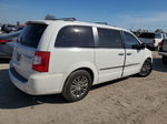 2011 Chrysler Town & Country Touring L White vin: 2A4RR8DG6BR728217