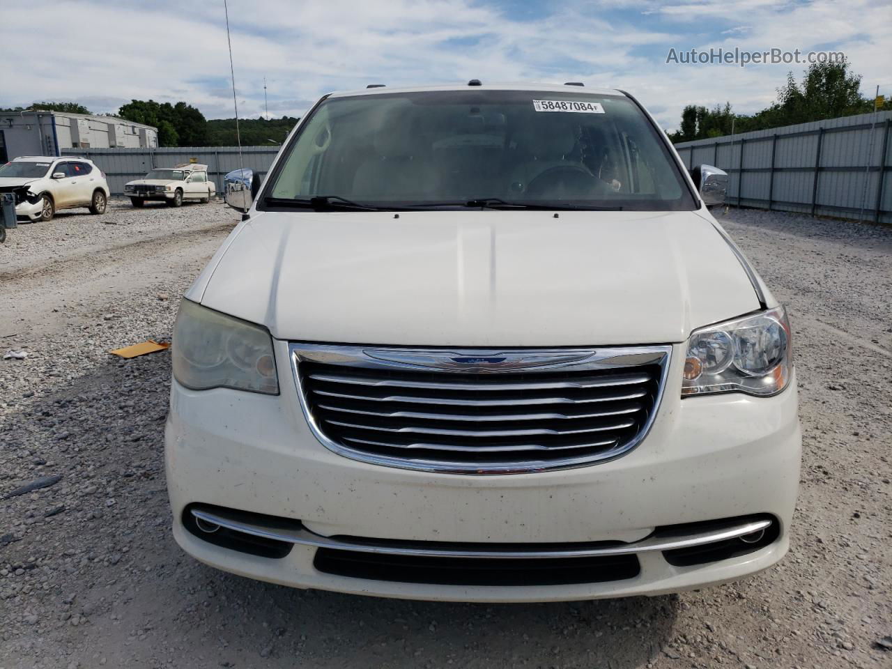 2011 Chrysler Town & Country Touring L White vin: 2A4RR8DG7BR712074