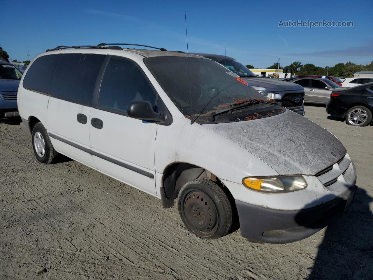 2000 Dodge Grand Caravan  White vin: 2B4GP24R6YR535251