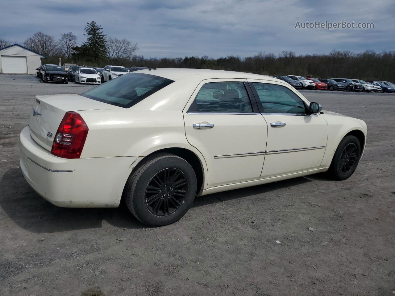 2010 Chrysler 300 Touring Cream vin: 2C3CA1CV3AH266377