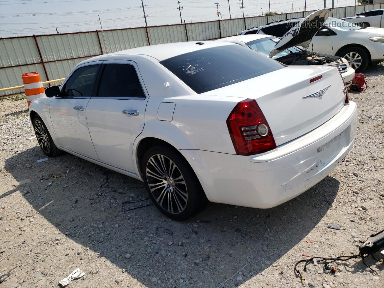 2010 Chrysler 300 S Белый vin: 2C3CA2CV8AH328250