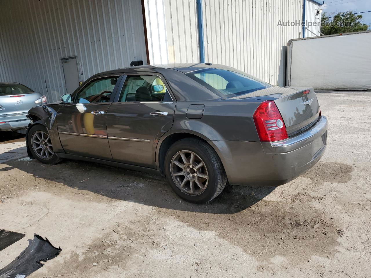 2010 Chrysler 300 Limited Tan vin: 2C3CA3CV6AH229870