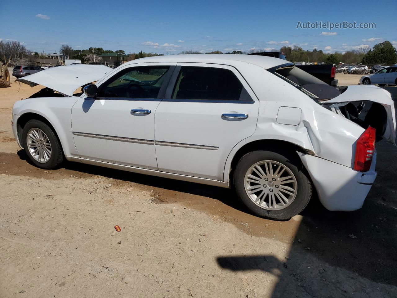 2010 Chrysler 300 Touring White vin: 2C3CA4CD5AH330640