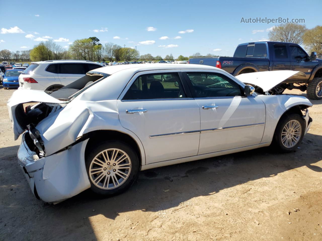 2010 Chrysler 300 Touring White vin: 2C3CA4CD5AH330640