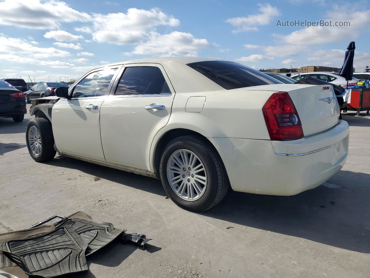 2010 Chrysler 300 Touring White vin: 2C3CA4CD6AH149904