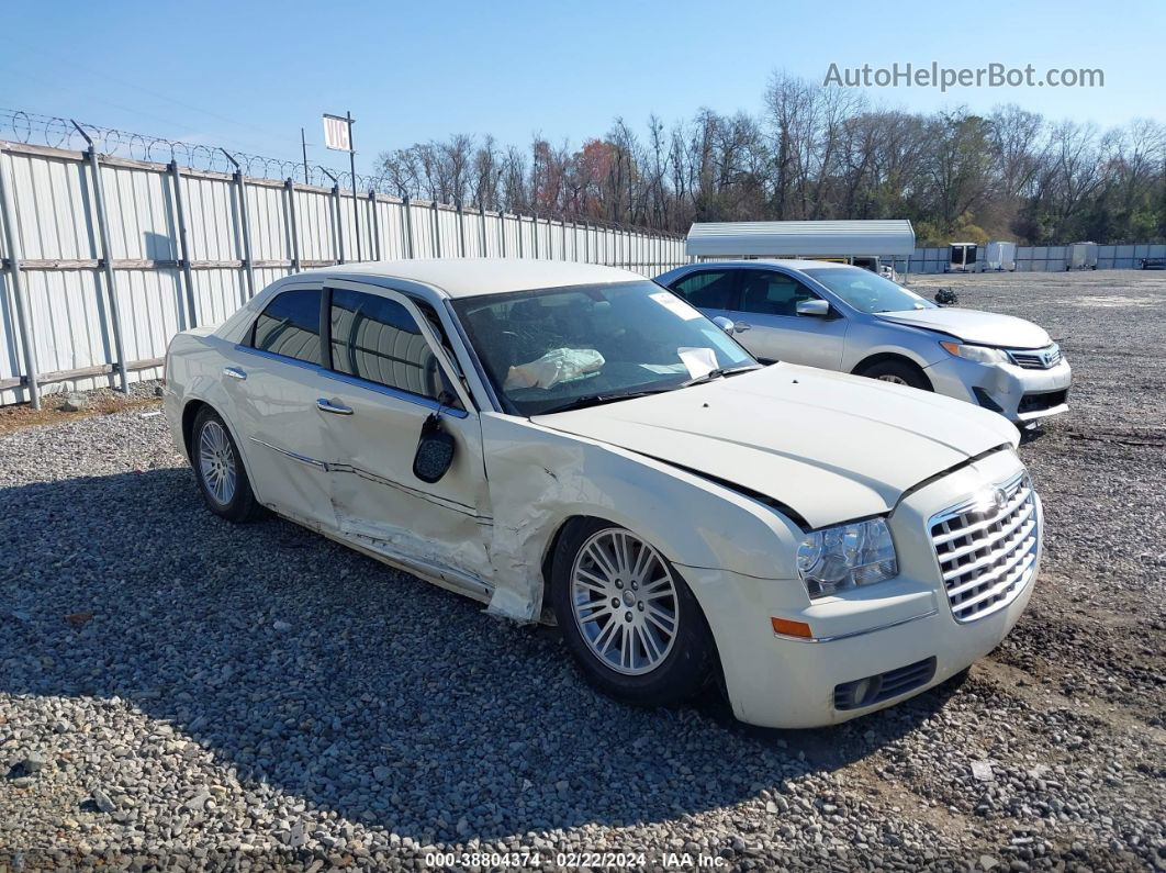 2010 Chrysler 300 Touring White vin: 2C3CA4CD7AH330591