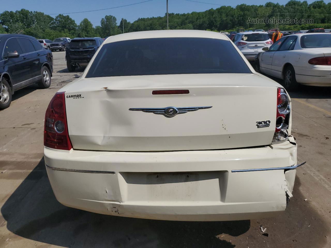 2010 Chrysler 300 Touring Cream vin: 2C3CA4CD8AH190261