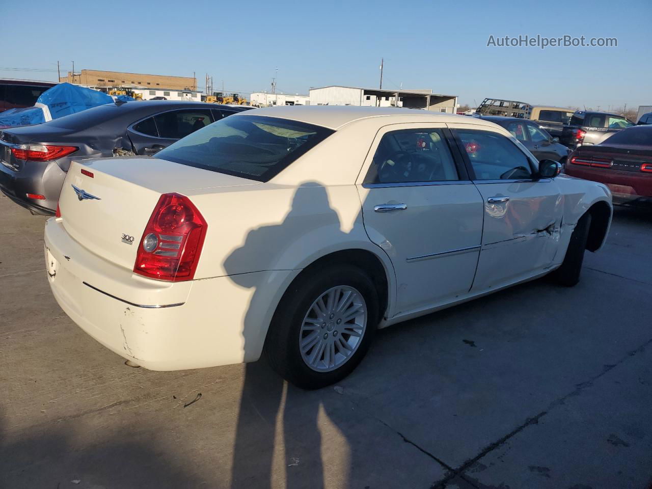 2010 Chrysler 300 Touring White vin: 2C3CA4CDXAH173686