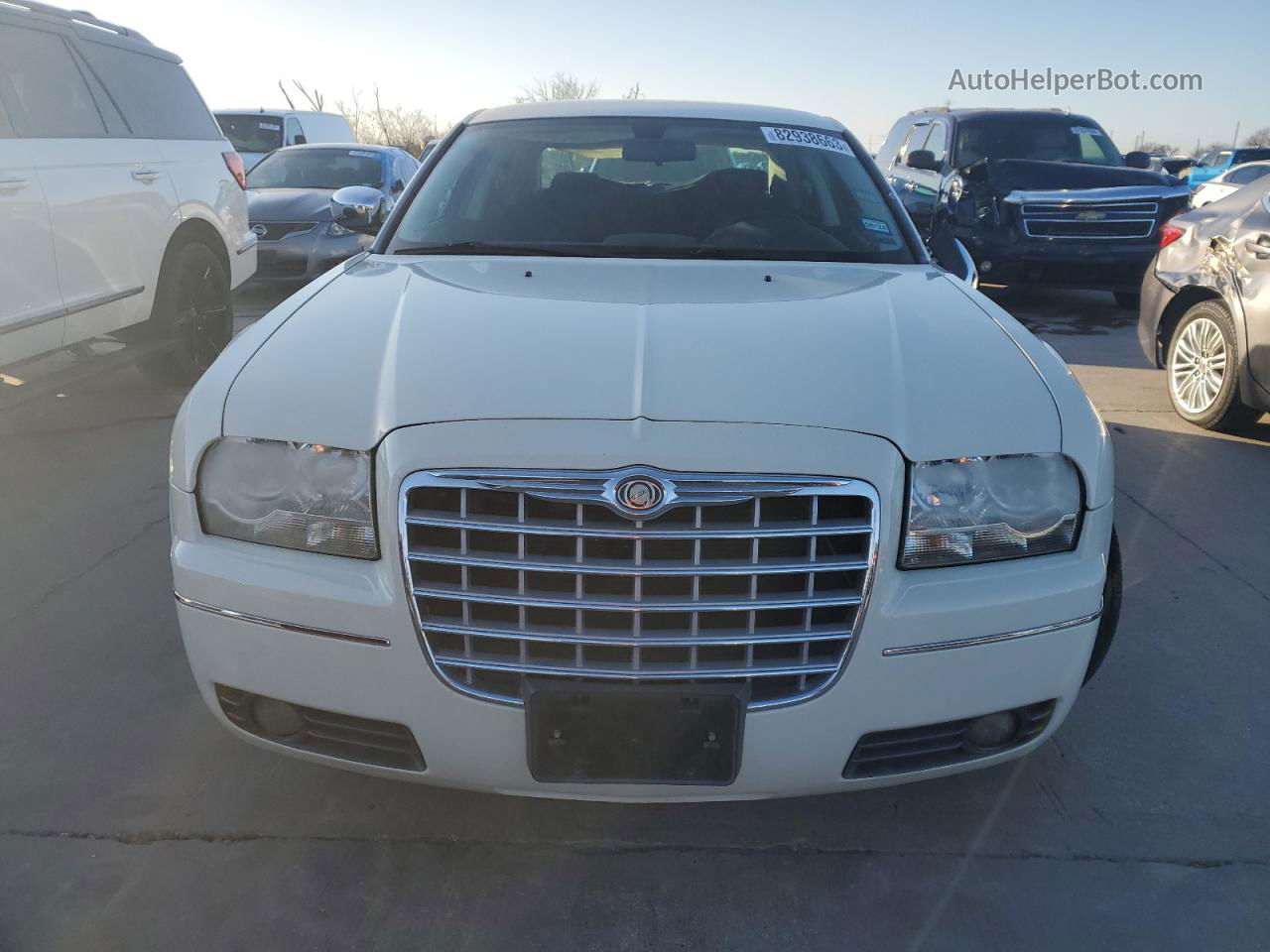 2010 Chrysler 300 Touring White vin: 2C3CA4CDXAH173686