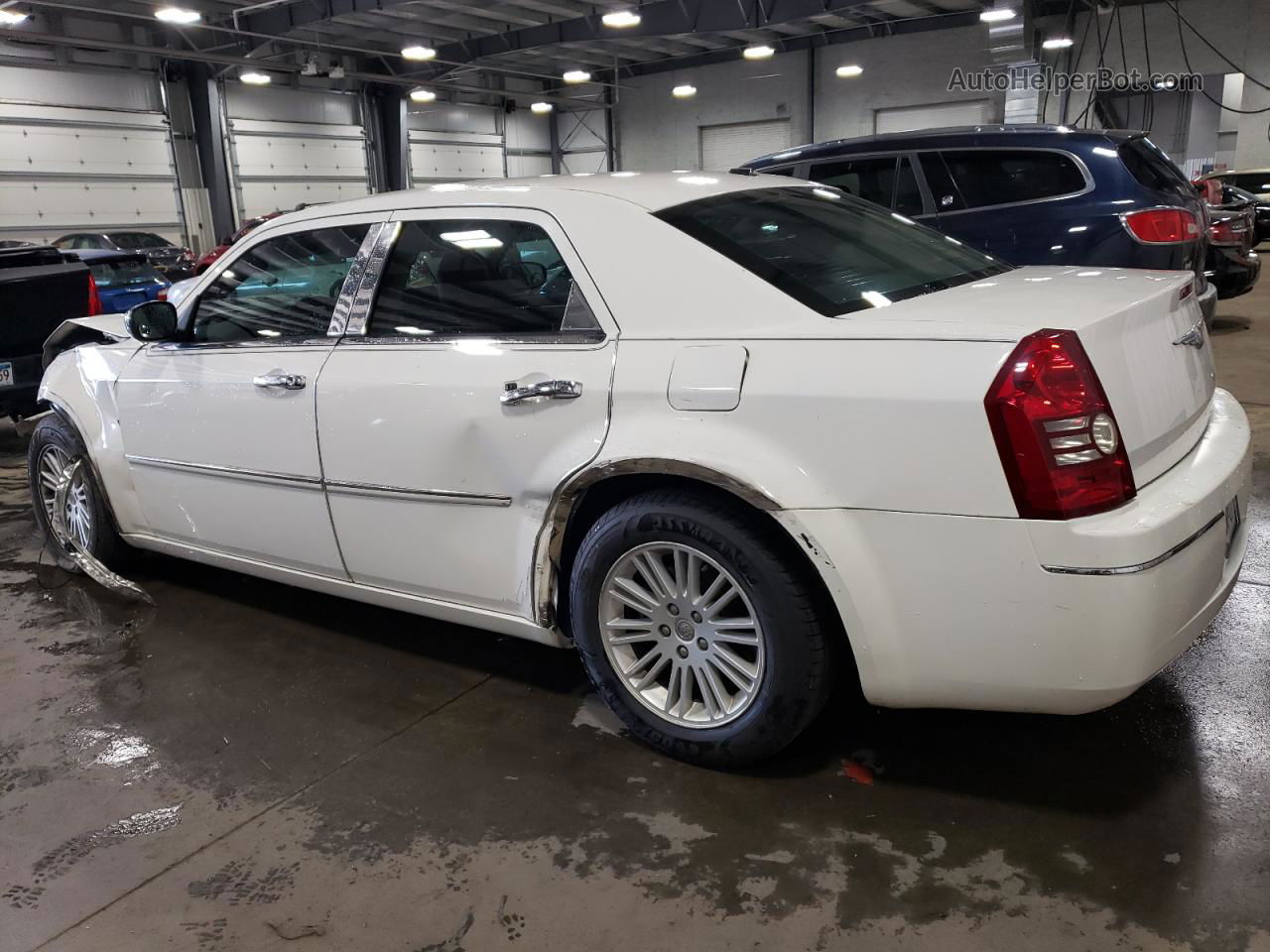 2010 Chrysler 300 Touring White vin: 2C3CA5CV0AH173596