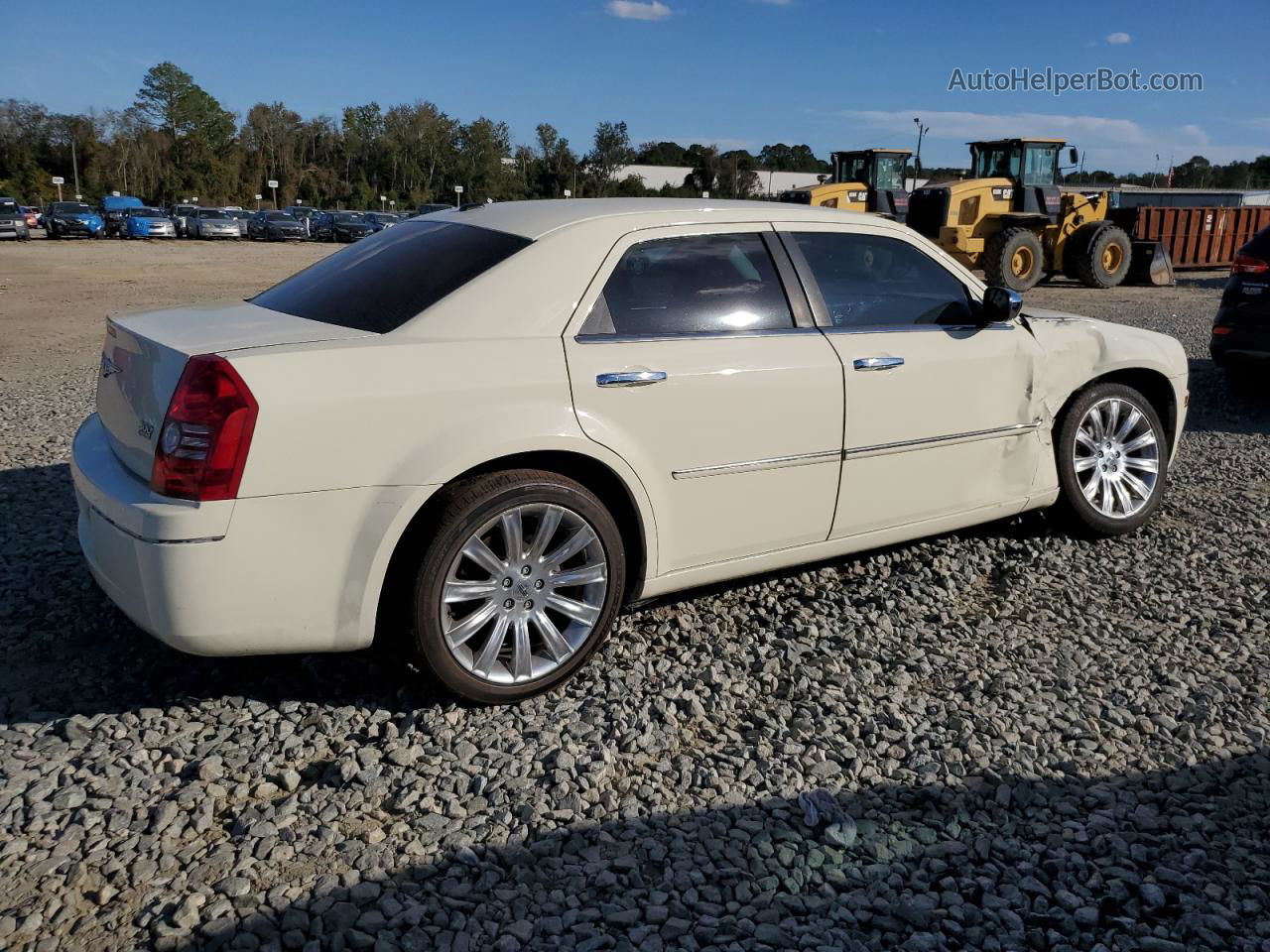 2010 Chrysler 300 Touring Cream vin: 2C3CA5CV1AH164311