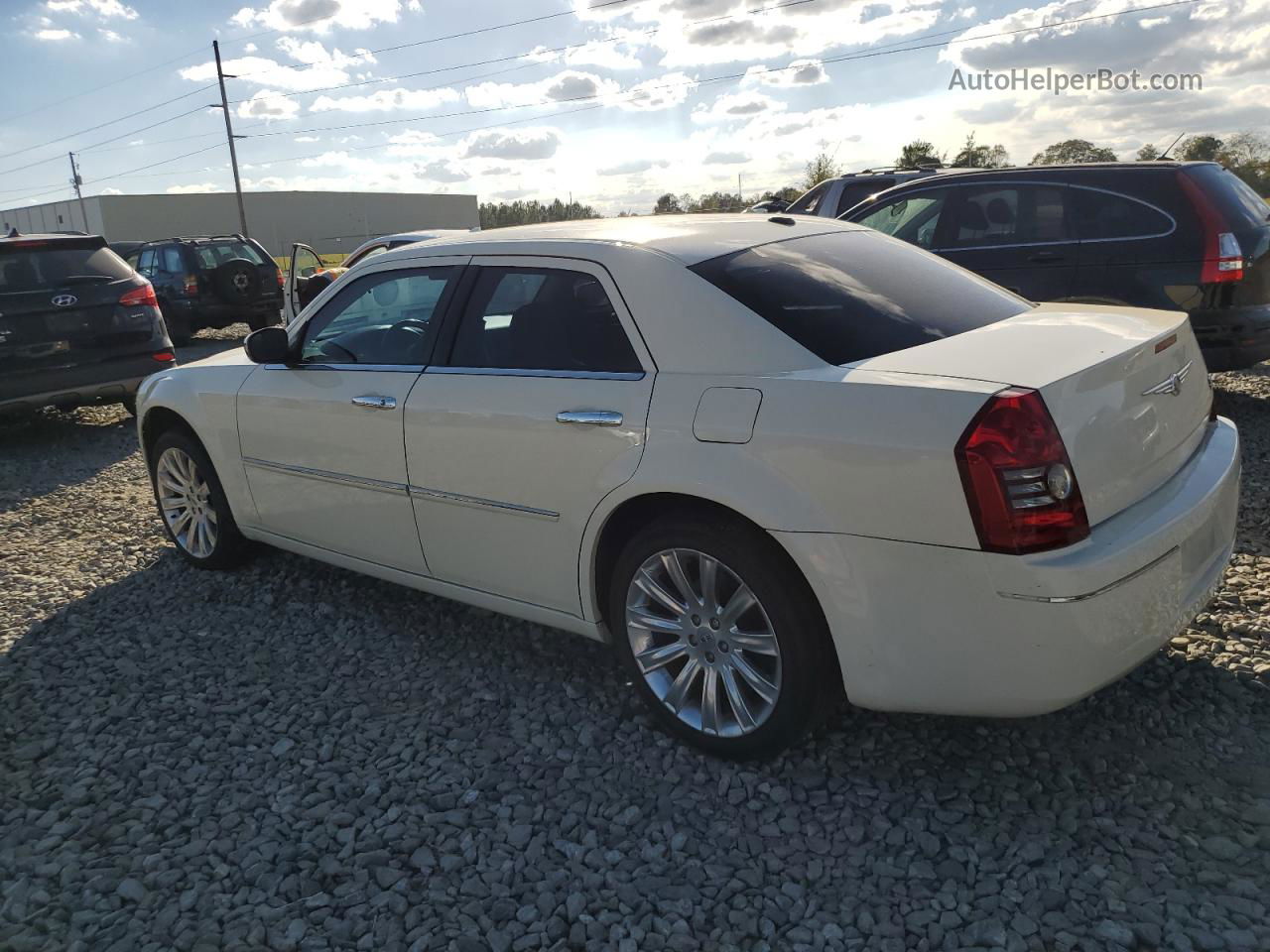 2010 Chrysler 300 Touring Cream vin: 2C3CA5CV1AH164311