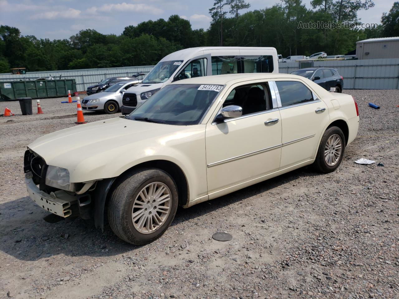 2010 Chrysler 300 Touring Beige vin: 2C3CA5CV1AH326616