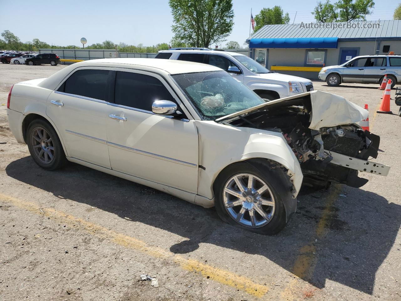 2010 Chrysler 300 Touring Cream vin: 2C3CA5CV3AH150202