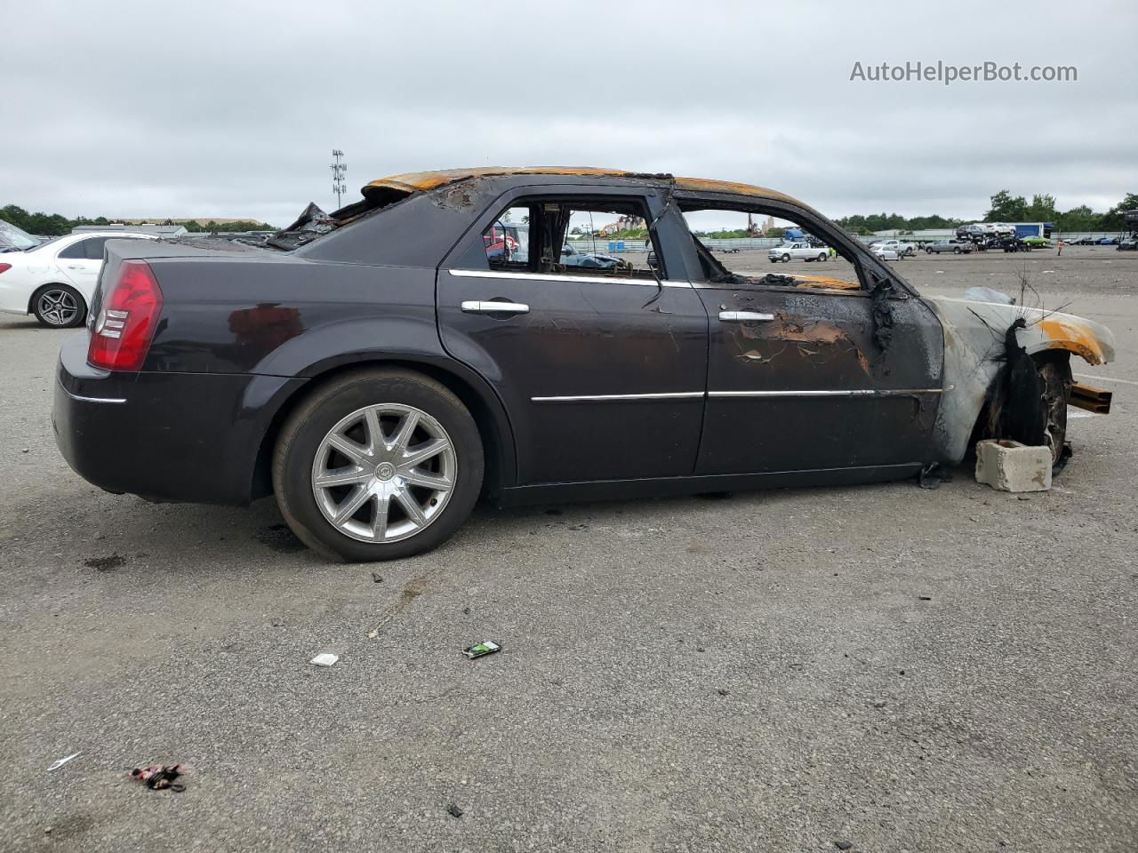 2010 Chrysler 300 Touring Burn vin: 2C3CA5CV3AH199187