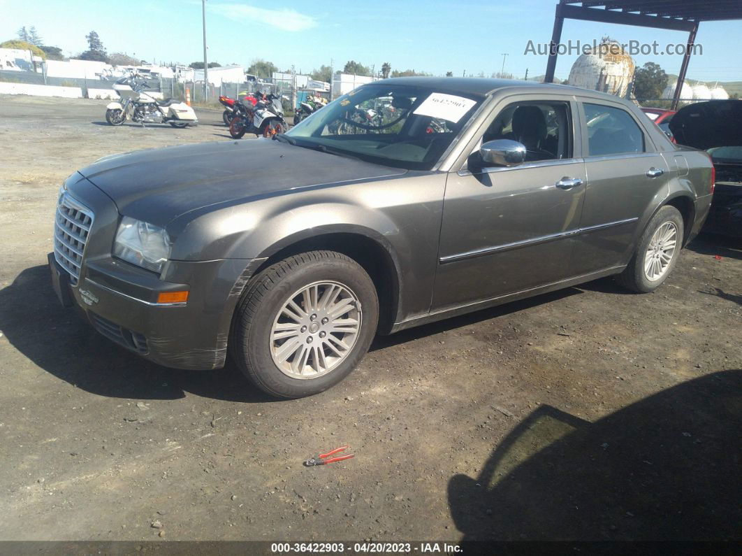 2010 Chrysler 300 Touring Brown vin: 2C3CA5CV4AH206406