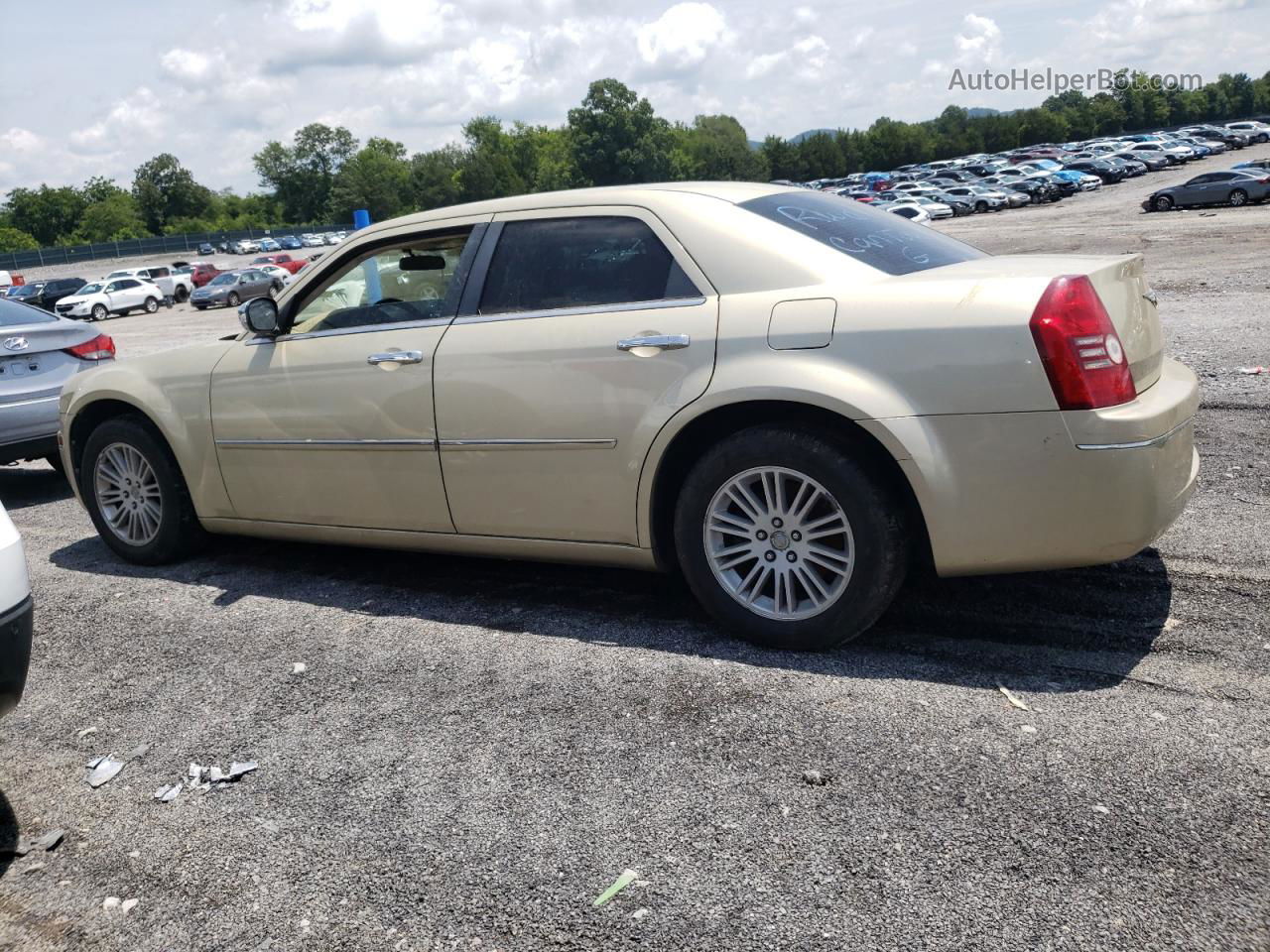 2010 Chrysler 300 Touring Gold vin: 2C3CA5CV4AH209564