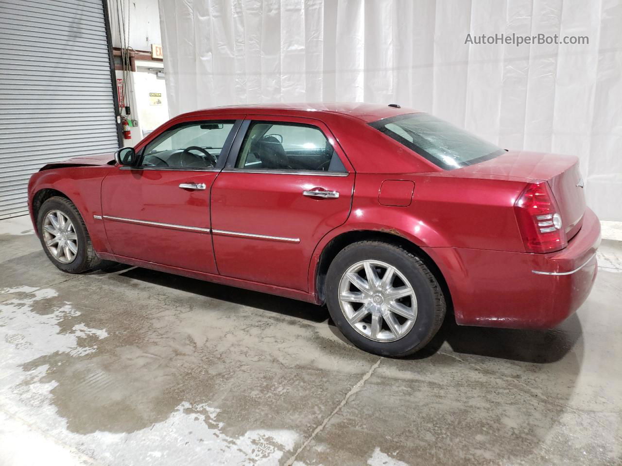 2010 Chrysler 300 Touring Red vin: 2C3CA5CV4AH254570