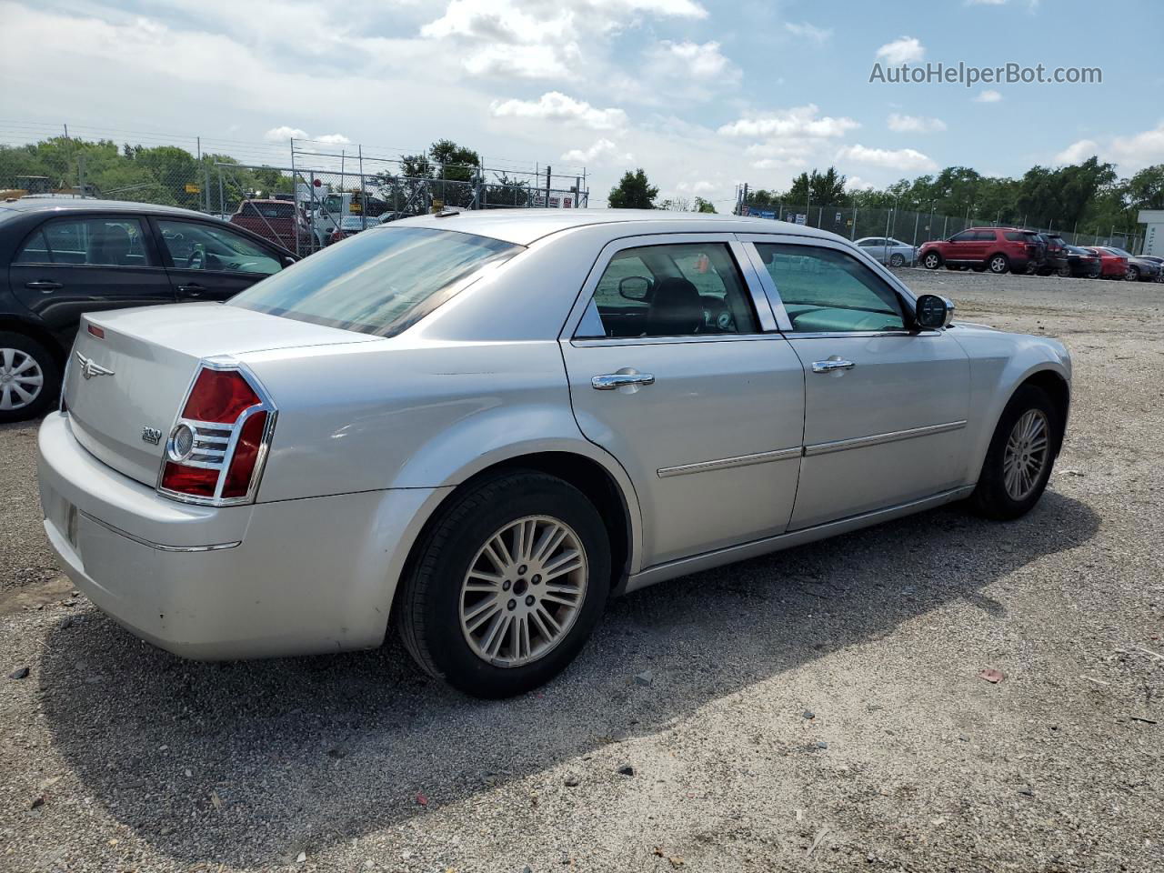 2010 Chrysler 300 Touring Серебряный vin: 2C3CA5CV6AH249970