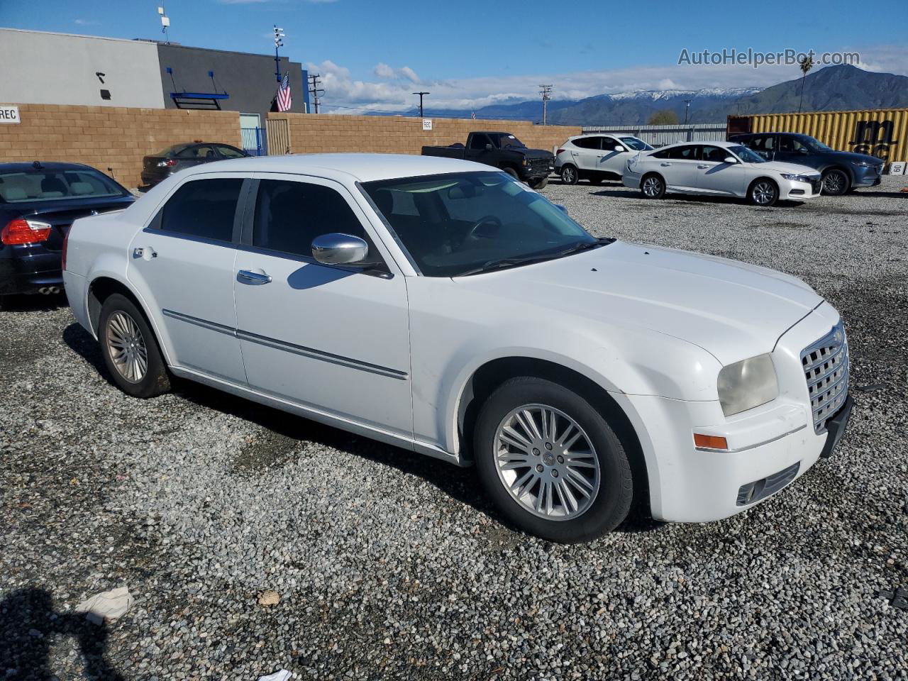 2010 Chrysler 300 Touring White vin: 2C3CA5CV6AH297520