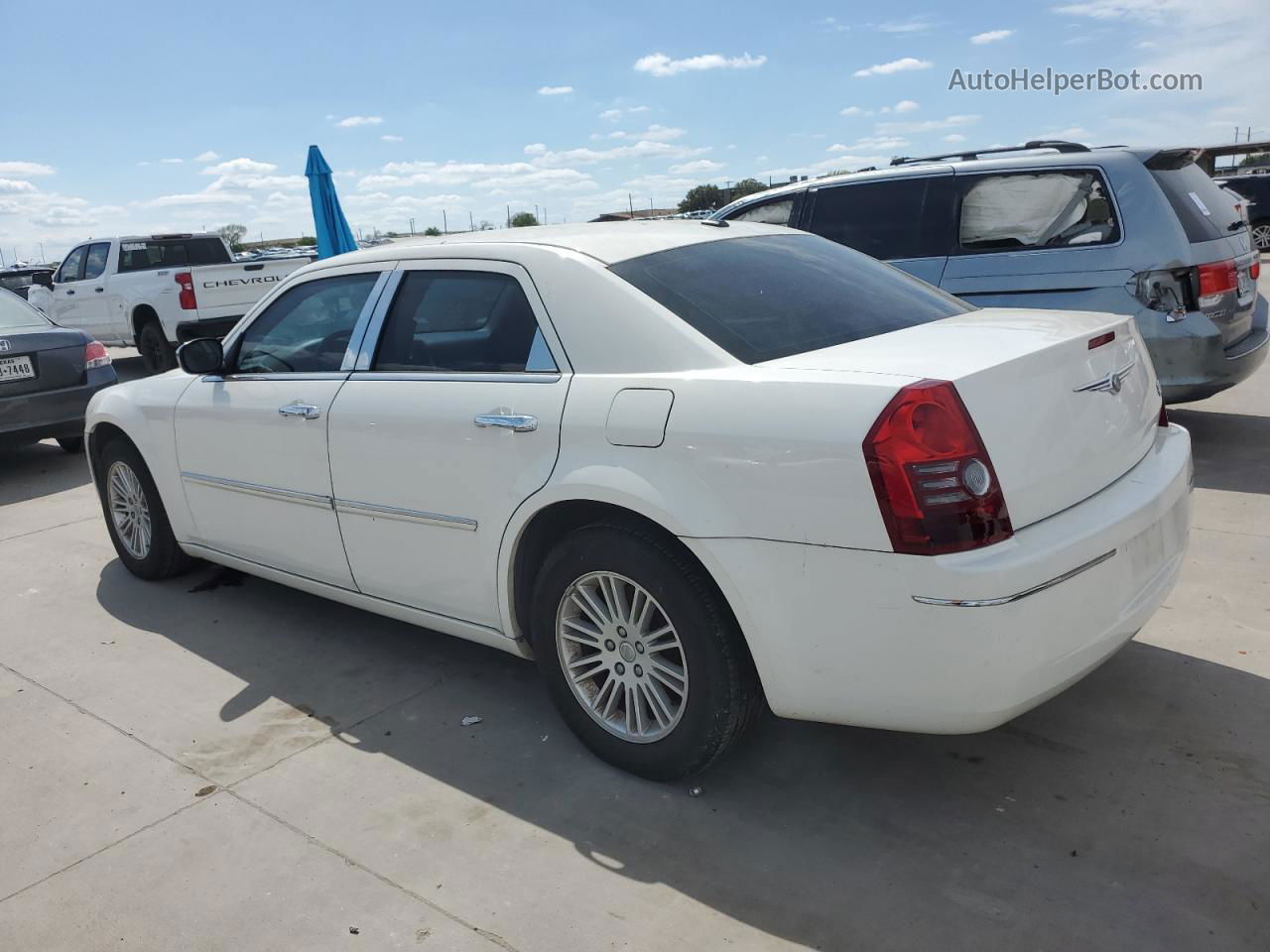 2010 Chrysler 300 Touring Кремовый vin: 2C3CA5CVXAH218138