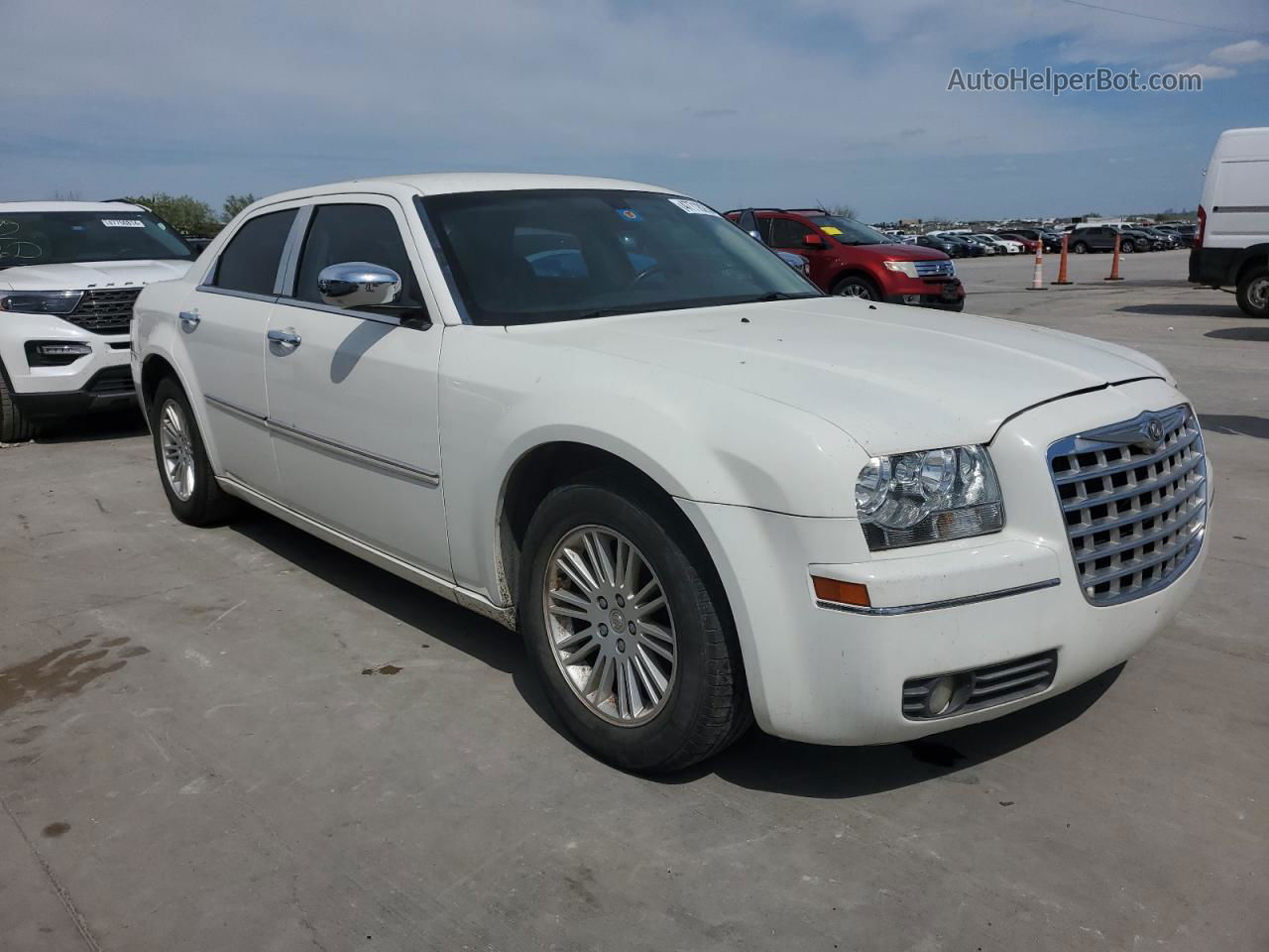 2010 Chrysler 300 Touring Кремовый vin: 2C3CA5CVXAH218138