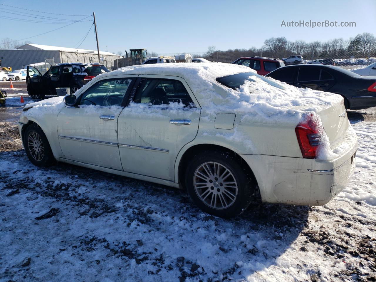 2010 Chrysler 300 Touring Cream vin: 2C3CA5CVXAH327814