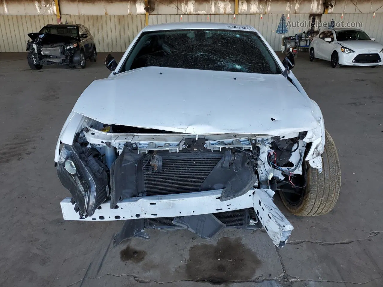 2019 Chrysler 300 Touring White vin: 2C3CCAAG0KH740690