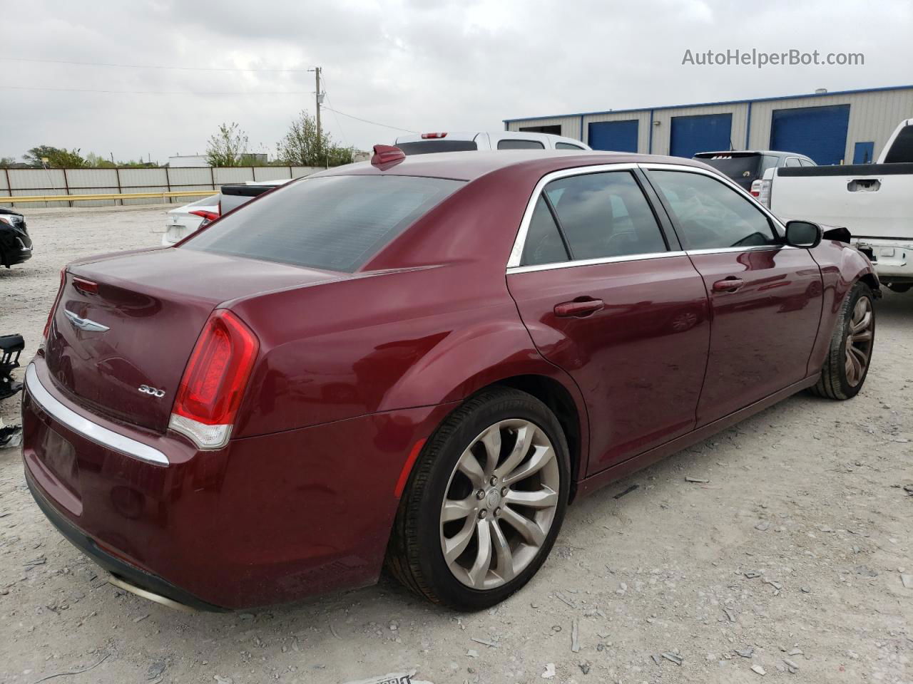 2017 Chrysler 300 Limited Красный vin: 2C3CCAAG1HH577542