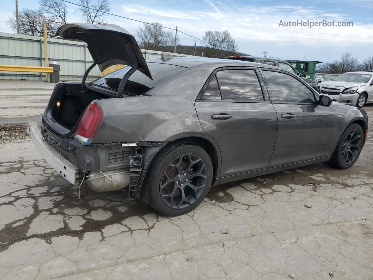 2019 Chrysler 300 Touring Gray vin: 2C3CCAAG2KH610426