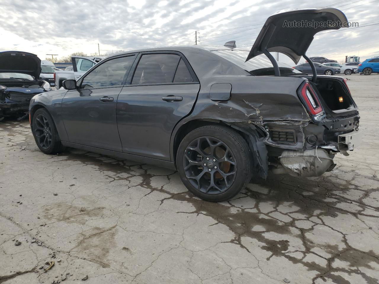 2019 Chrysler 300 Touring Gray vin: 2C3CCAAG2KH610426