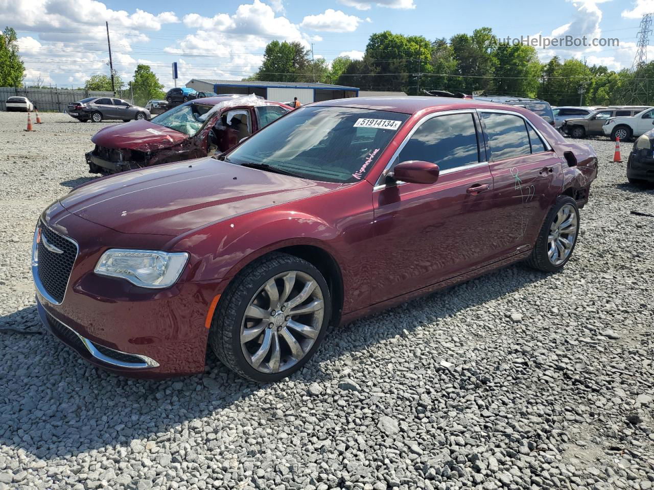 2017 Chrysler 300 Limited Бордовый vin: 2C3CCAAG3HH577414