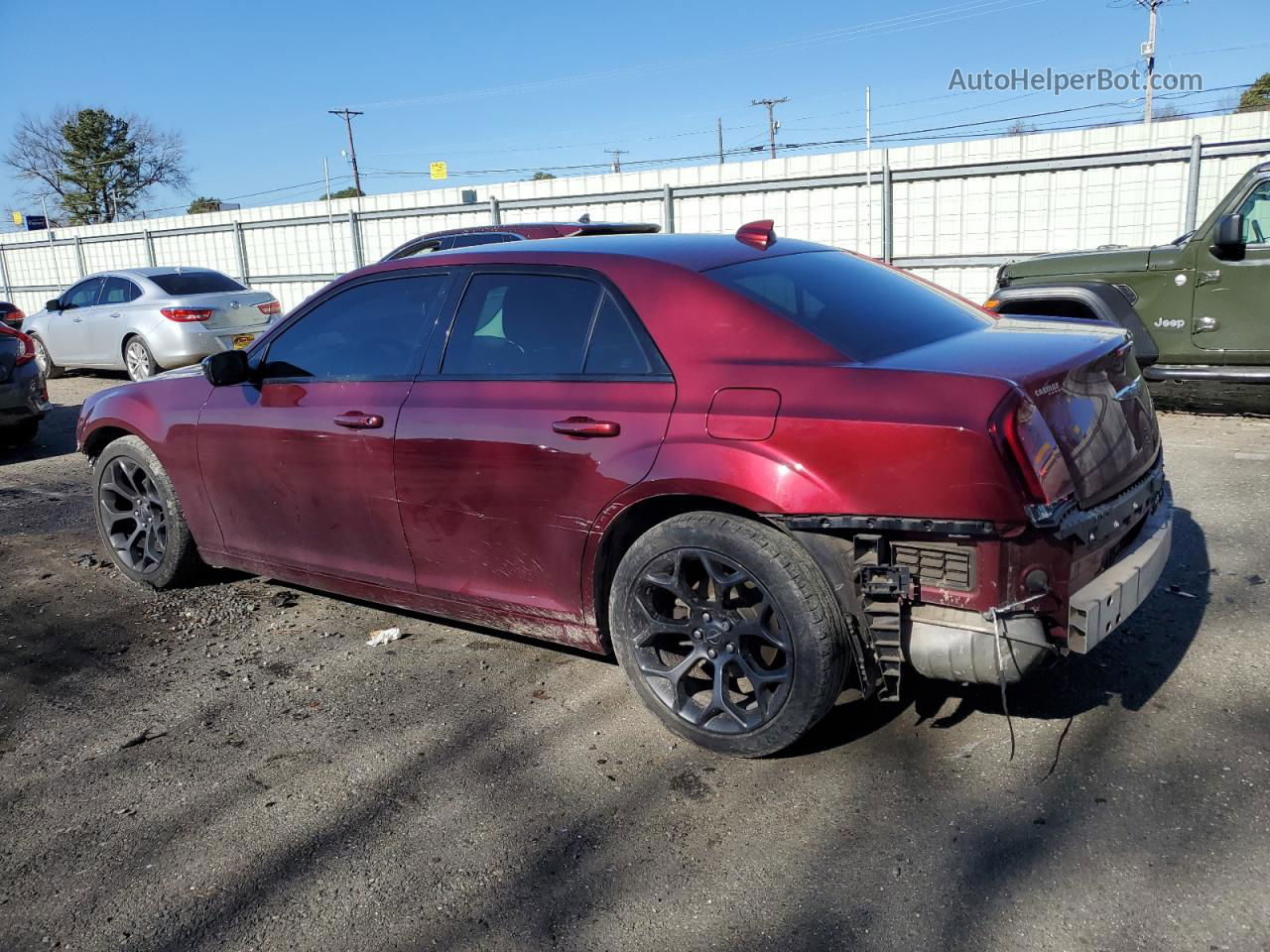 2019 Chrysler 300 Touring Красный vin: 2C3CCAAG3KH582507