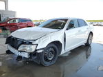 2019 Chrysler 300 Touring White vin: 2C3CCAAG3KH627624