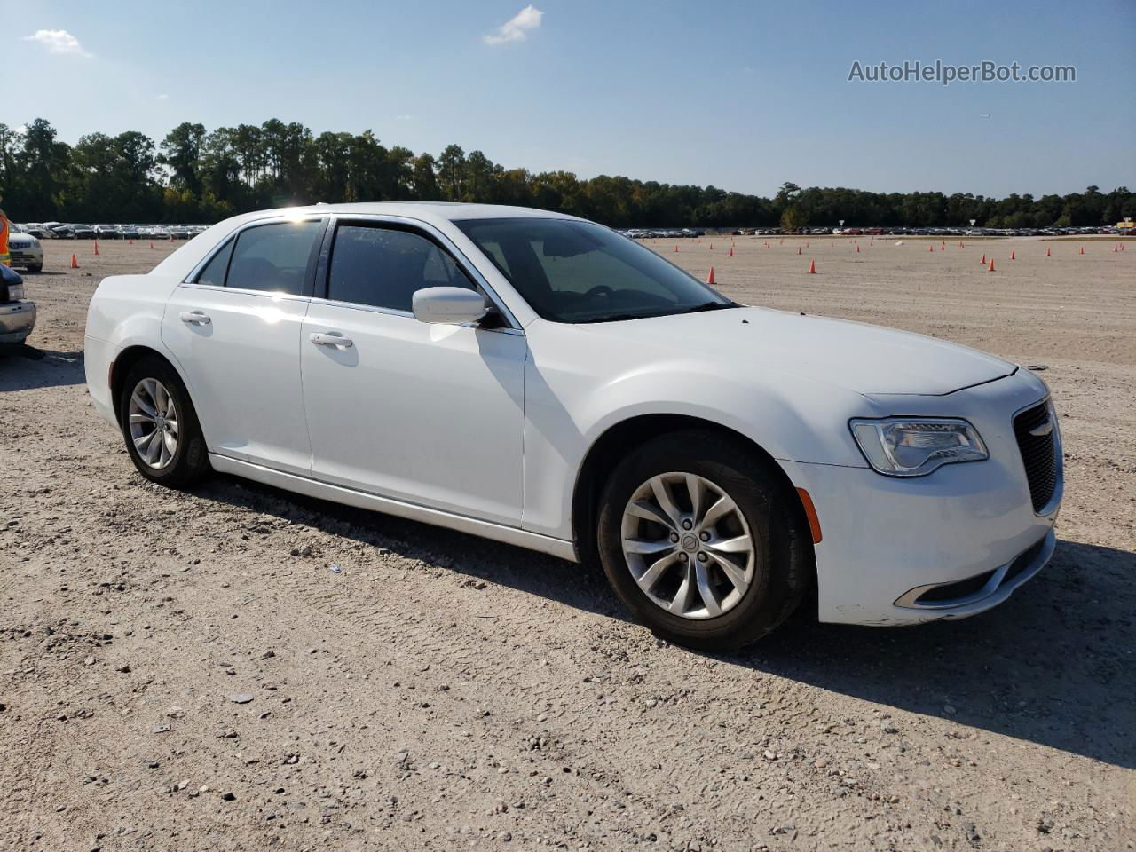 2016 Chrysler 300 Limited White vin: 2C3CCAAG5GH135412